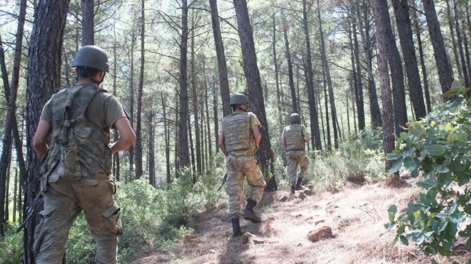 Marmaris'te 300 komando darbeci askerleri arıyor