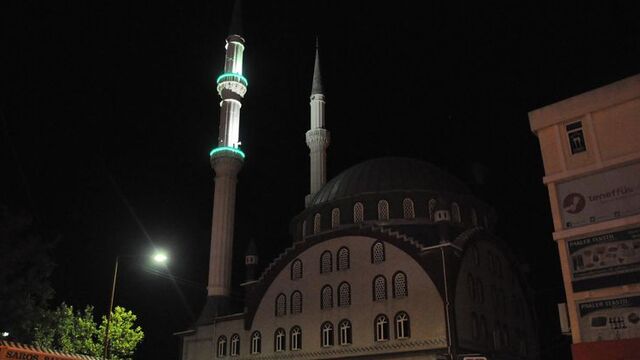 Camide dayağa 8 tutuklama!