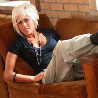 Arka Sıradakiler'in Özge'si ticarete atıldı