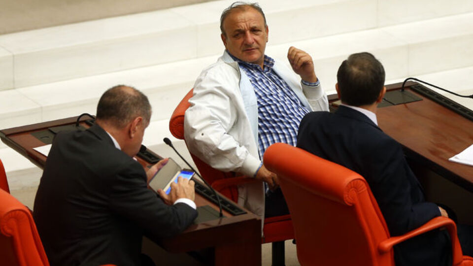 Oktay Vural o geceyi anlattı: Meclis'e yürüyerek girseydik belki de...