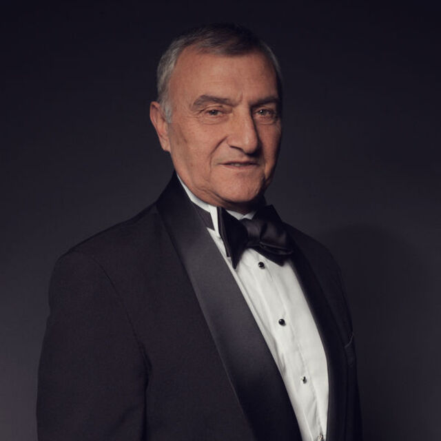 Ünlü sanatçı ölümden döndü!