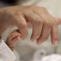 Ailesinin itirazına rağmen mahkeme kararıyla bebeğin hayatına son verildi