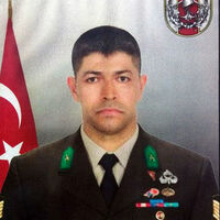 Darbeci generali alnından vurmuştu...