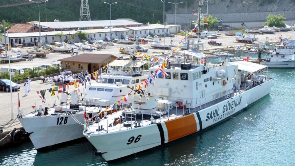 Darbeciler askeri gemiden ateş açma emri vermiş