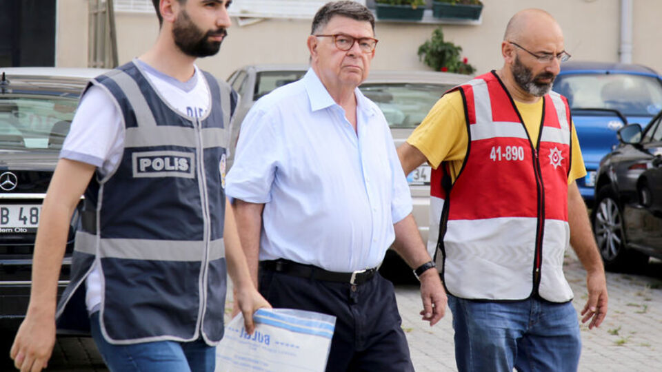 'Eski Zaman'a FETÖ operasyonu