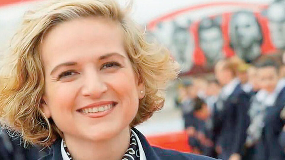 Reklamdaki kabin amiri de çıkarıldı!