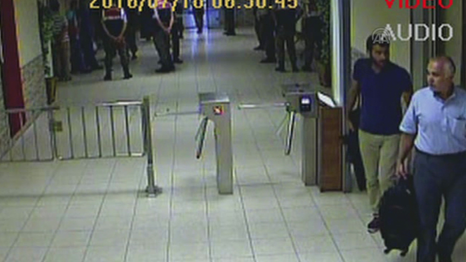 Darbeci FETÖ'cü firari imam 2 kez ABD'ye gitmiş!