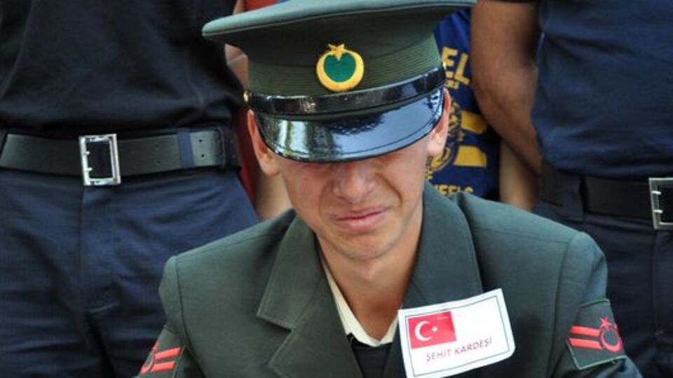 Doğum gününde defnedildi