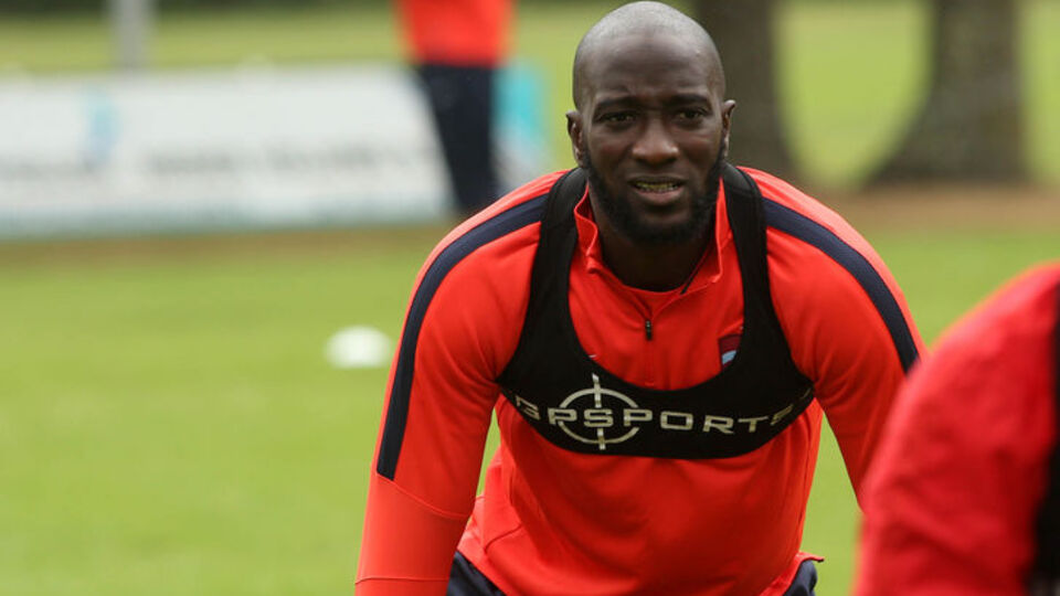 Yatabare imzayı attı!