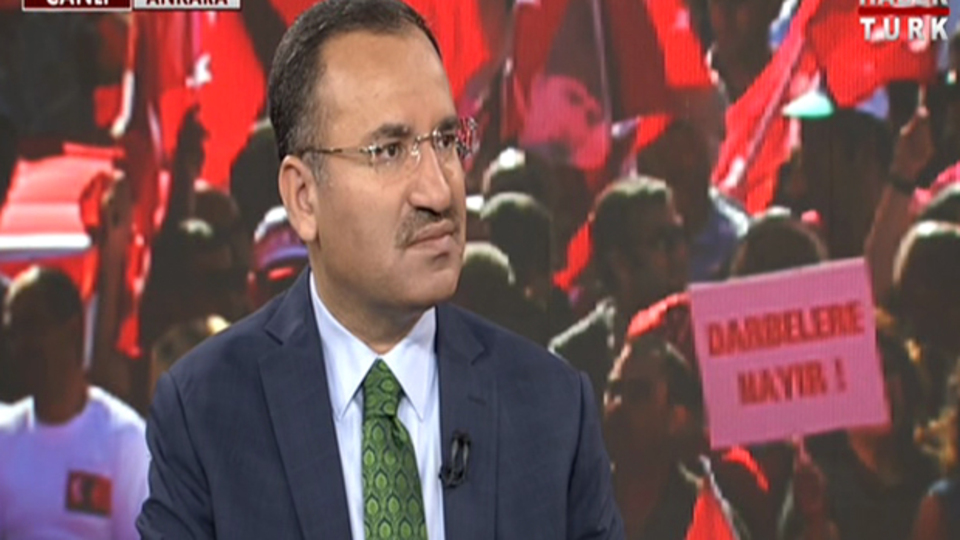 "Başarsalardı Gülen Humeyni gibi gelecekti"