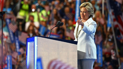 Clinton Trump'a yüklendi, Obama'yı övdü