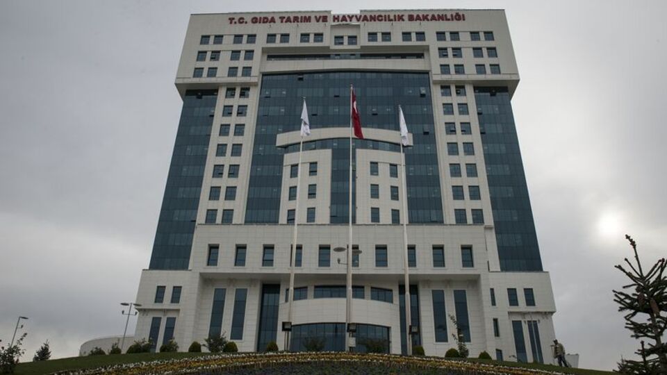 O bakanlıkta bin 379 personel açığa alındı