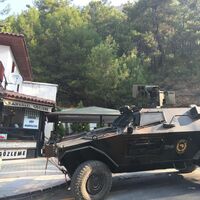 Üçü ekmek alırken görüldü!