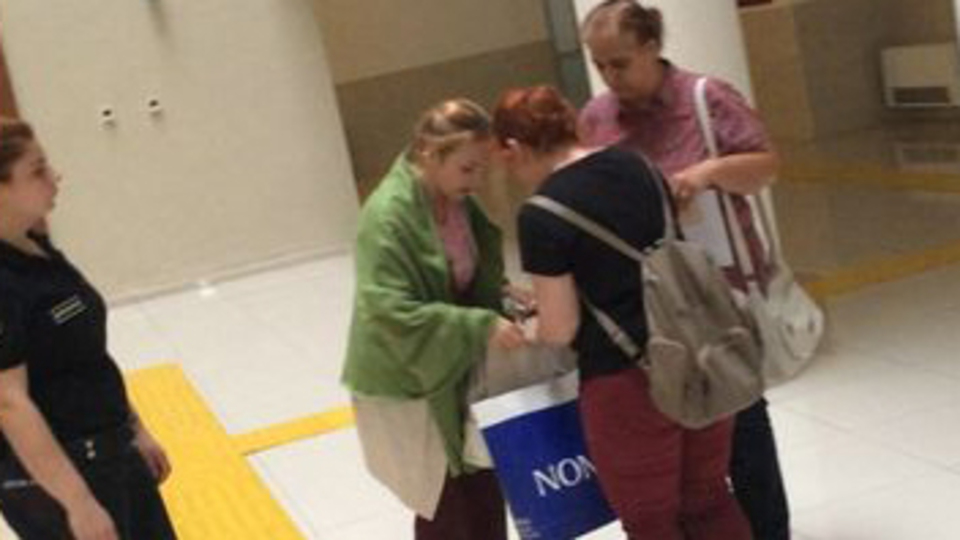 Darbeci komutanın eşi tutuklandı