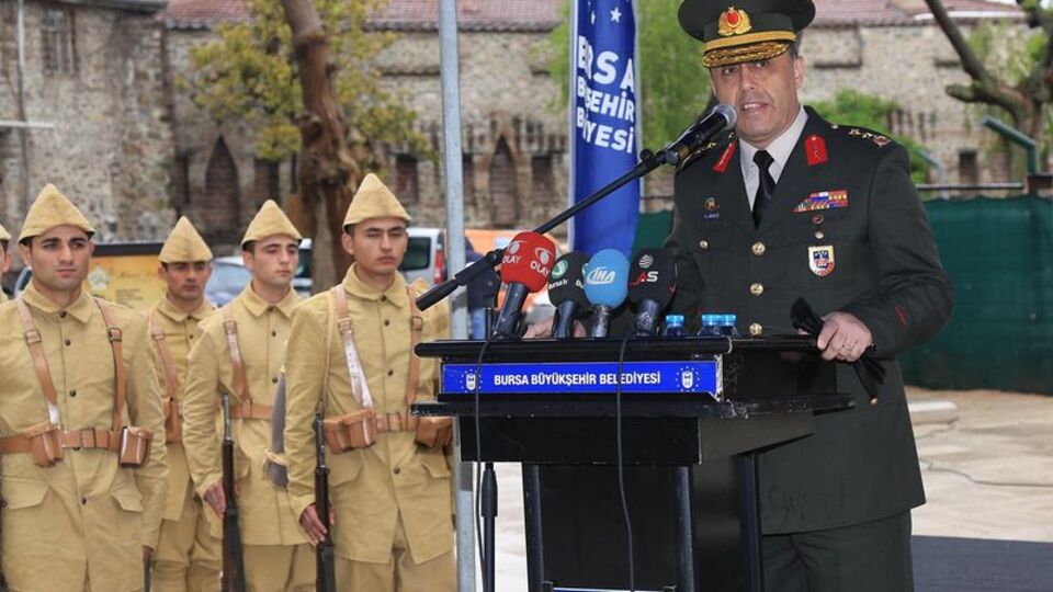 Darbeci albayı gözaltına aldıran tümgeneral emekli edildi