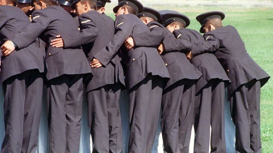 Askeri okullardaki öğrenciler ne yapacak?