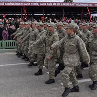 Askerlik düşecek mi?