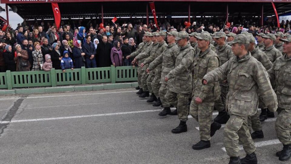 Askerlik düşecek mi?