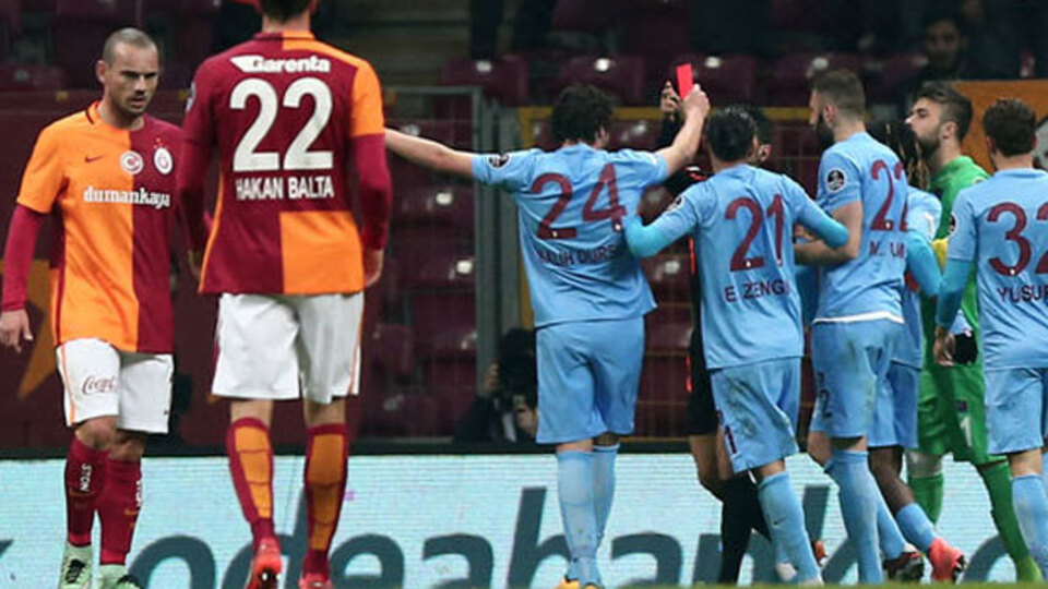 Yasa dışı bahis oynayan futbolcu eşleri kim?