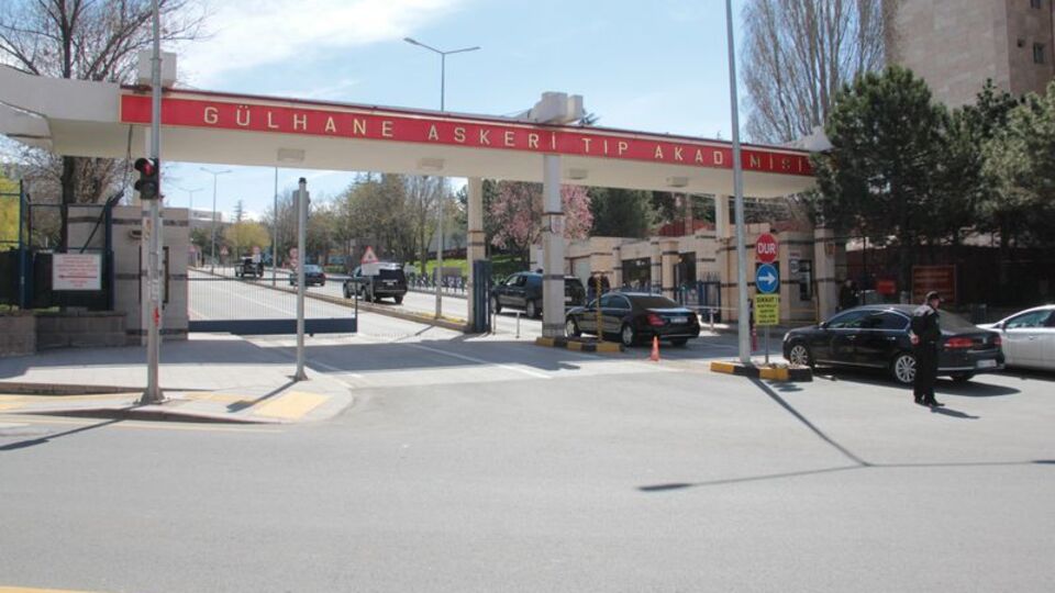 Şizofreni hastasına 'cin çarptı' diyen profesör de onlar arasında