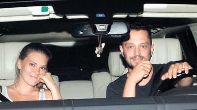 Kırmızı ışıkta poz verdiler