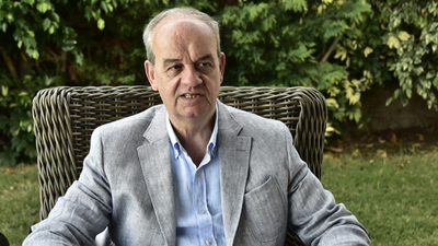 "Erdoğan Gülen'le tek başına mücadele ediyor"