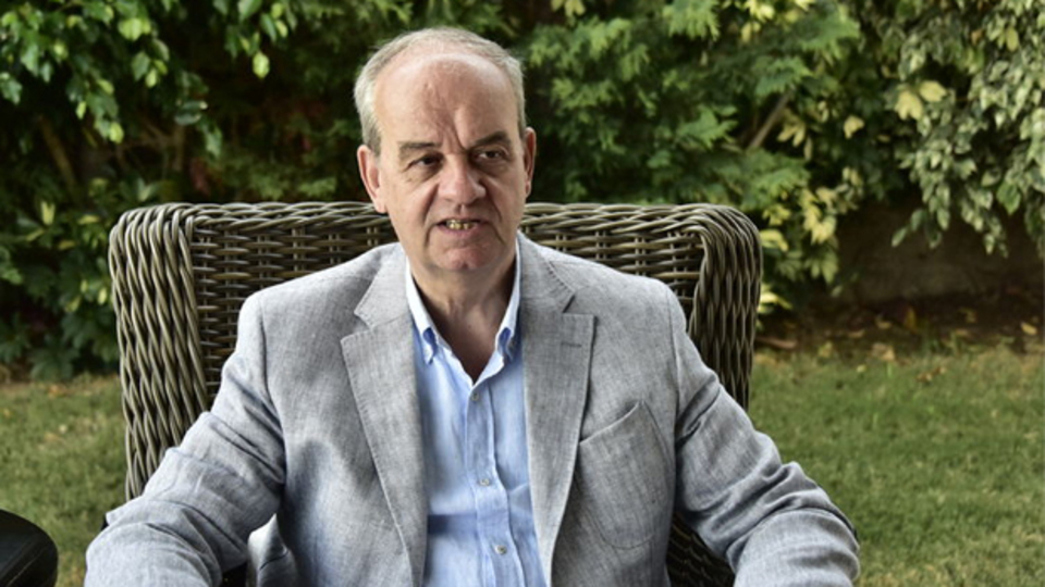 "Erdoğan Gülen'le tek başına mücadele ediyor"