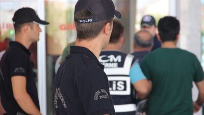 İki akademisyen FETÖ tutuklaması