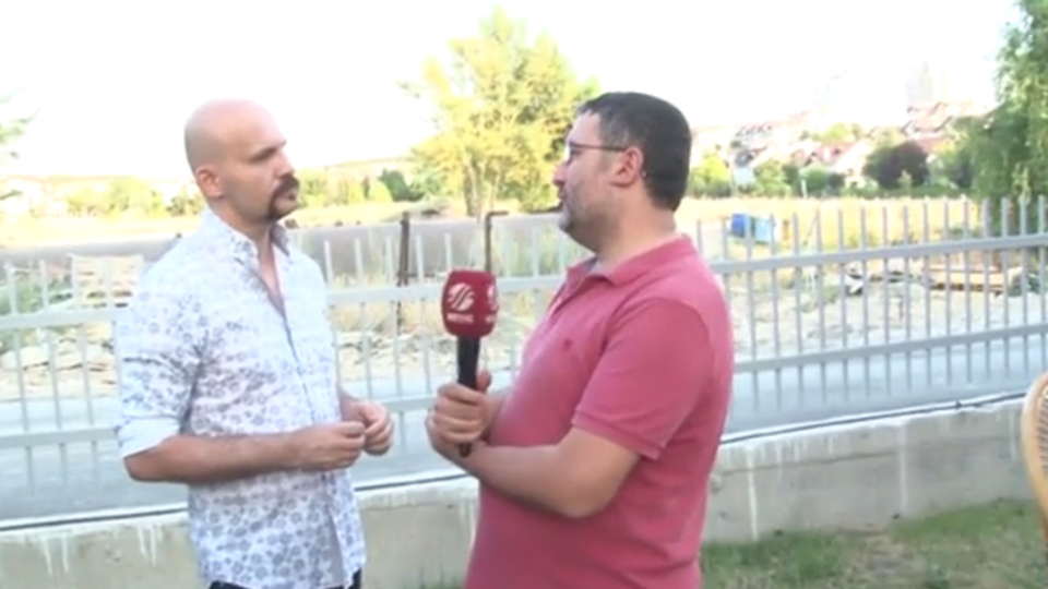 Muhabir, Atalay Demirci'nin yüzüne tükürdü