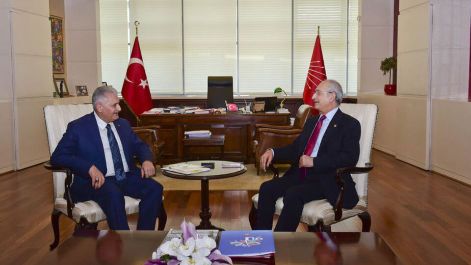 Kılıçdaroğlu'na Yenikapı daveti! Başbakan aradı...