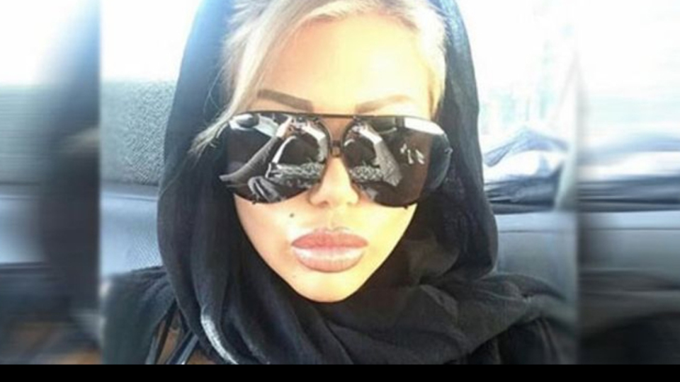 İngiliz porno yıldızının İran ziyareti tartışma yarattı