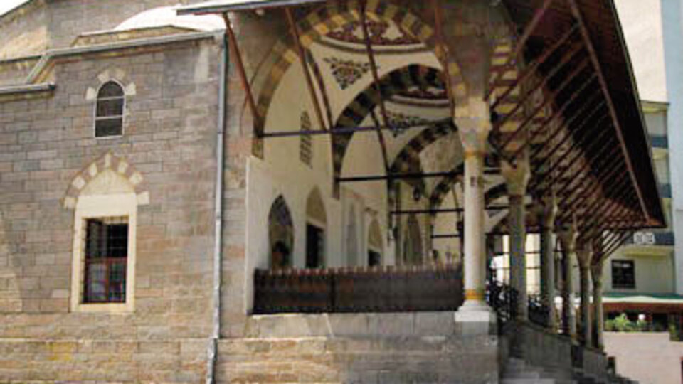 Cami 500 yıllık değil, yeri de Rize değil!