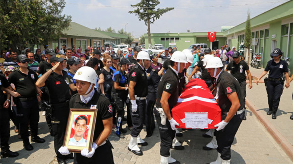 Şehit polis toprağa verildi