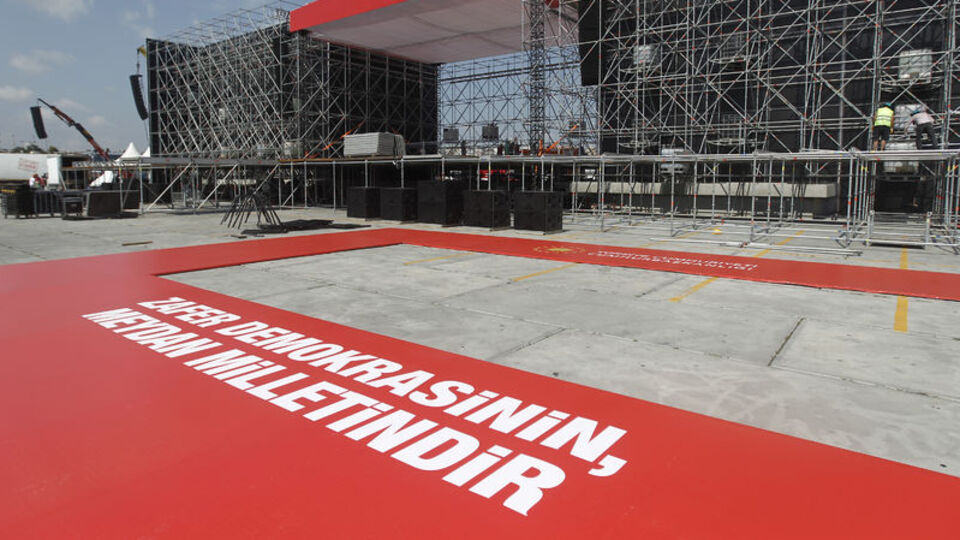 Miting için İstanbul'a akın var