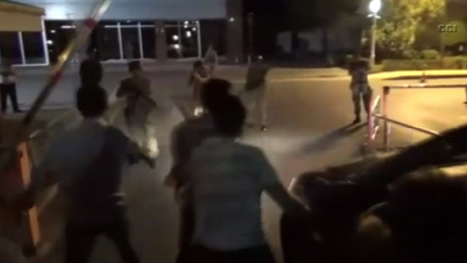 Darbeci askerlerin TRT işgalinin yeni görüntüleri ortaya çıktı!