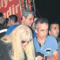 Zerrin Özer fenalaştı