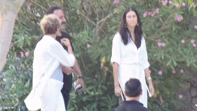 Cem ve Ahu liseli âşıklar gibi