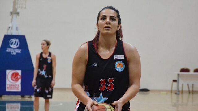 Tuğçe Murat Adana'da kaldı!