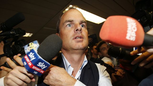 Mancini out, De Boer in!