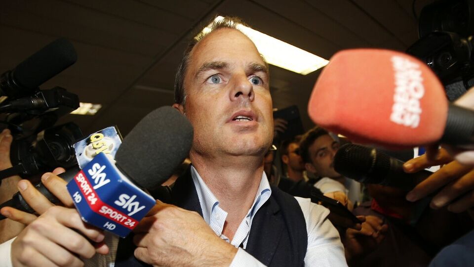 Mancini out, De Boer in!