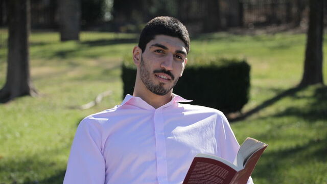 Ailesi Enes Kanter'i evlatlıktan reddetti