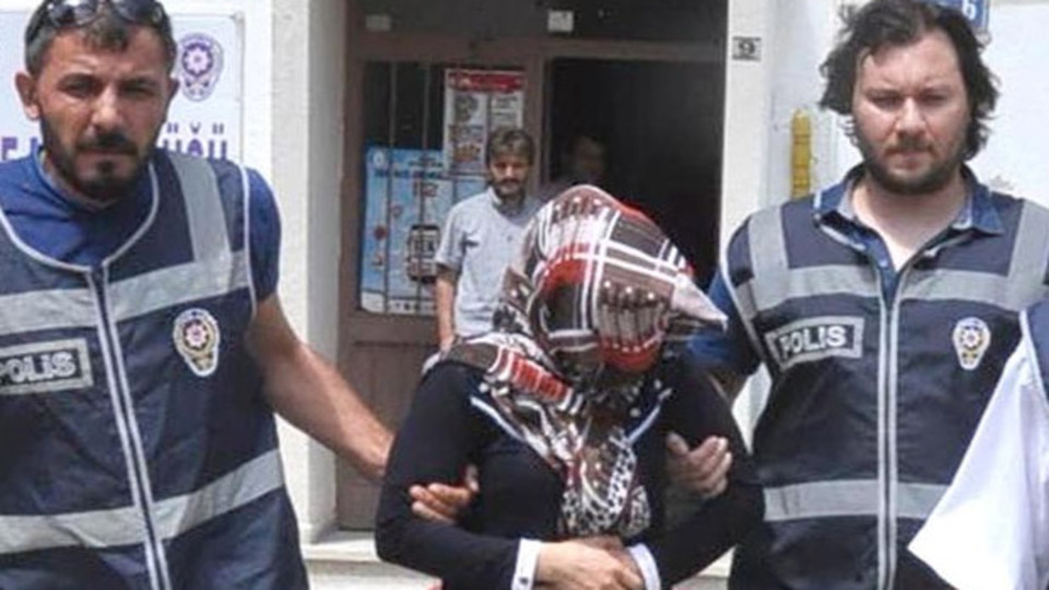 Korkunç olay! 'Kapıma dayanıp beni öpmeye çalıştı'