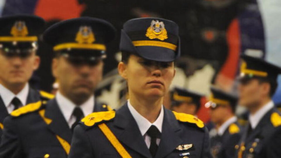 5 bilişim uzmanını da taşımış