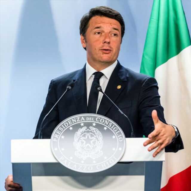 Renzi, muhalif gazetecileri kovmakla suçlandı