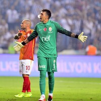 Muslera çıldırdı! Tekmeledi...