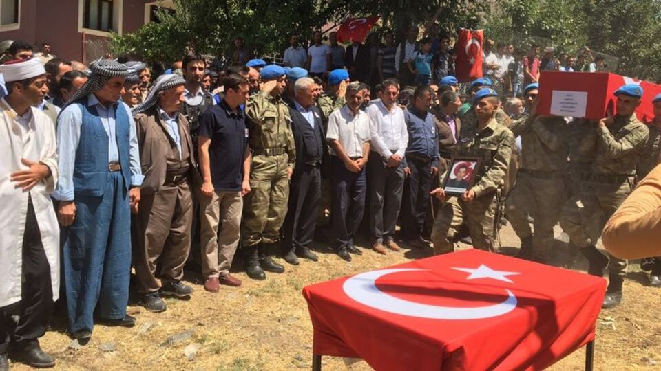 Teröristlerin öldürdüğü AK Partili Başkan toprağa verildi