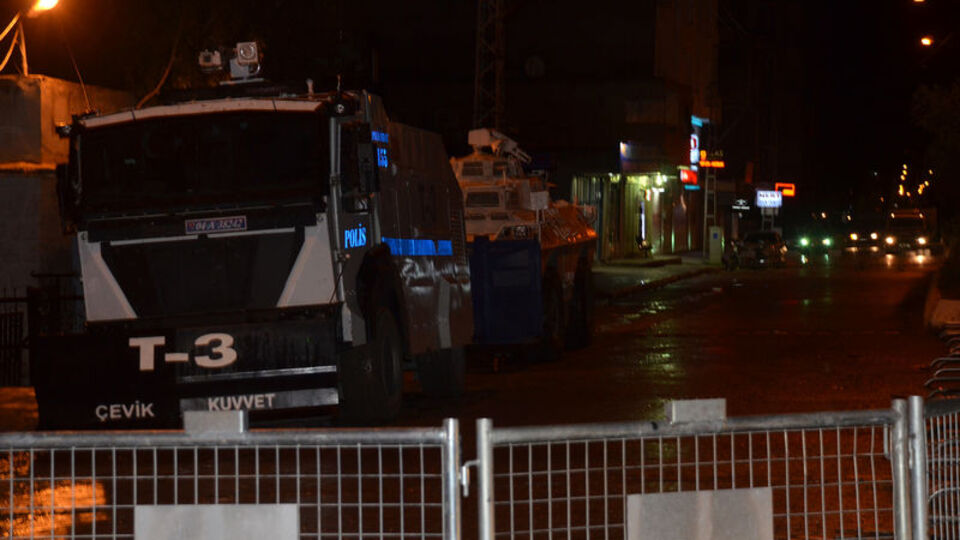 Polis karakoluna silahı saldırı
