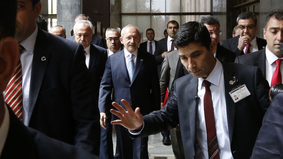 Darbe girişimi sonrası CHP liderine 8 koruma daha!