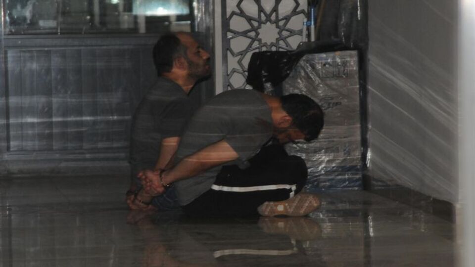 Köprüdeki darbeci hainler 'fuhuş' evinde yakalandı!