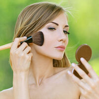 Gözünüz yeşilse pembe, kahverengi ise...